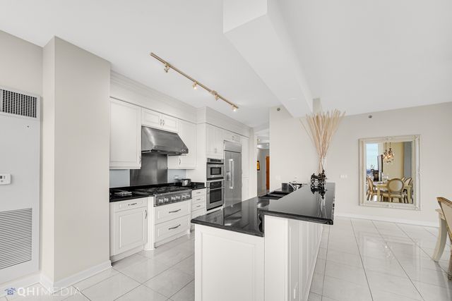 1211 S Prairie Avenue 1204, Chicago, IL 60605