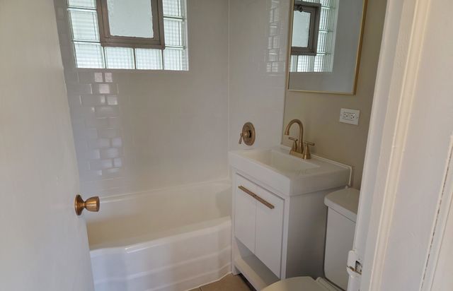 20 W 140th Court, Riverdale, IL 60827