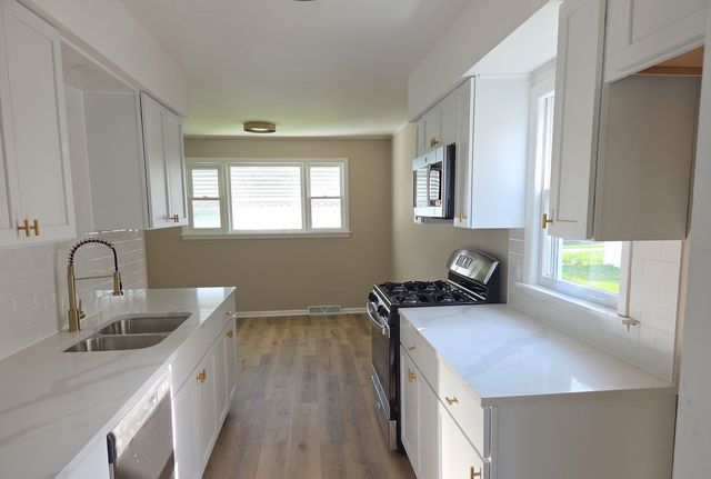 20 W 140th Court, Riverdale, IL 60827