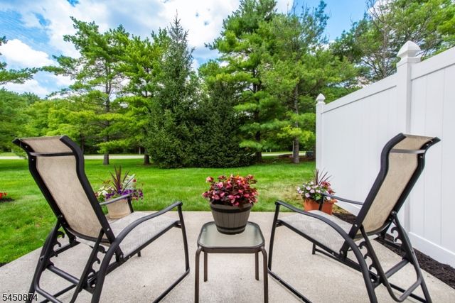 16 Cotton Ct, Hardyston Twp., NJ 07419