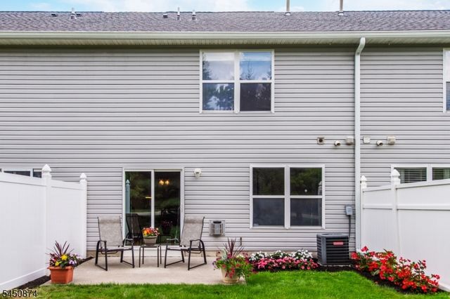 16 Cotton Ct, Hardyston Twp., NJ 07419
