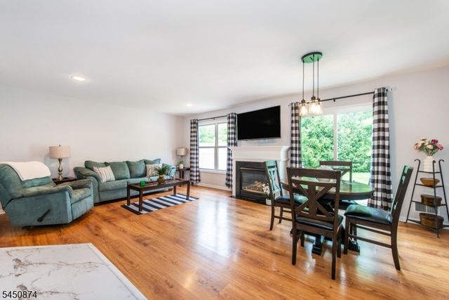 16 Cotton Ct, Hardyston Twp., NJ 07419