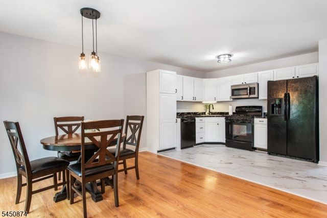 16 Cotton Ct, Hardyston Twp., NJ 07419