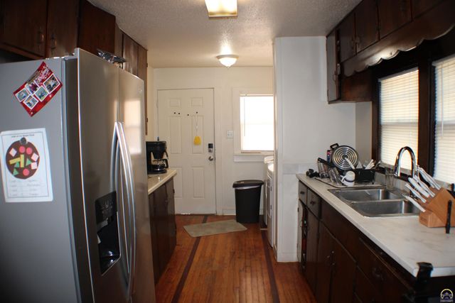 3228 SE 6th St, Topeka, KS 66607