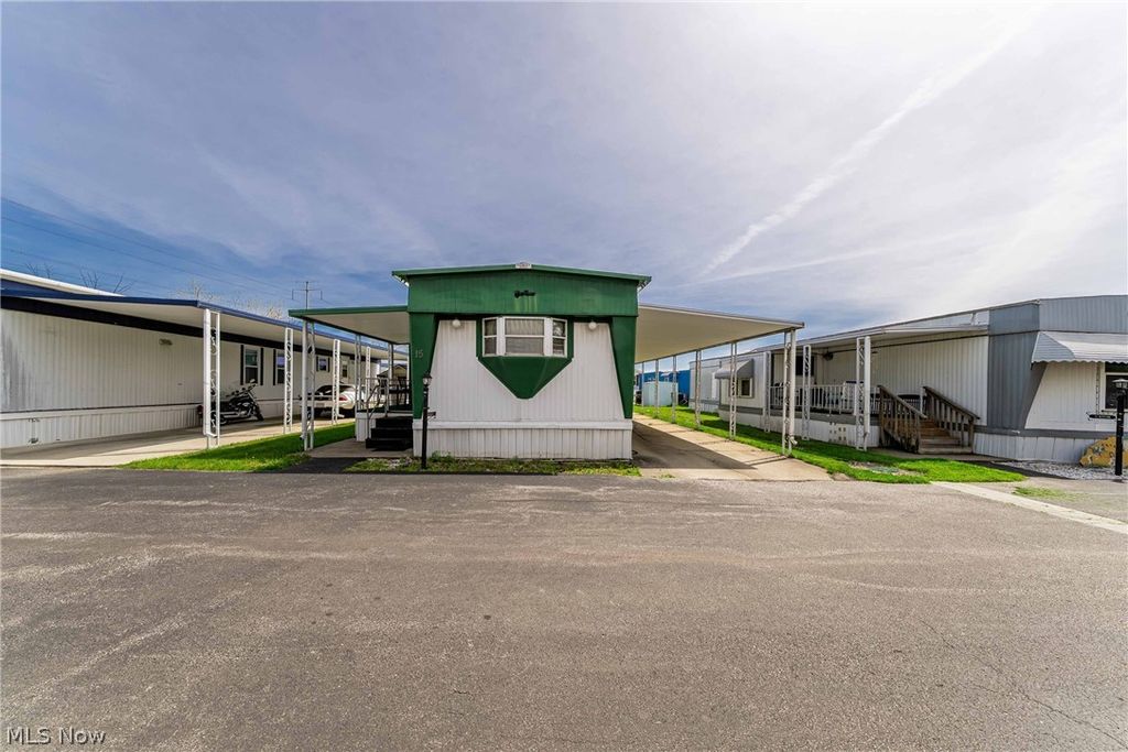 3000 Brookpark Road 15, Cleveland, OH 44134