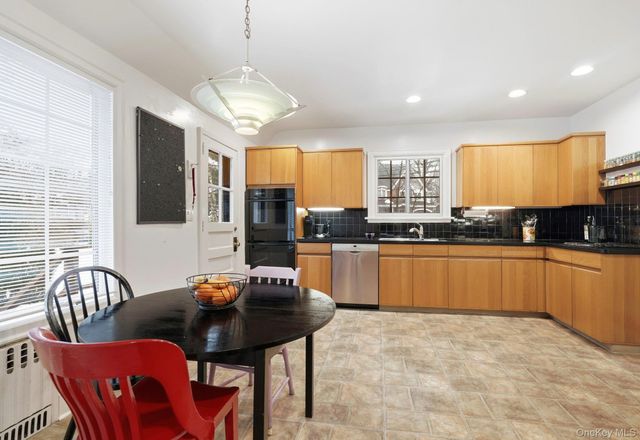 36 Farley Road, Scarsdale, NY 10583