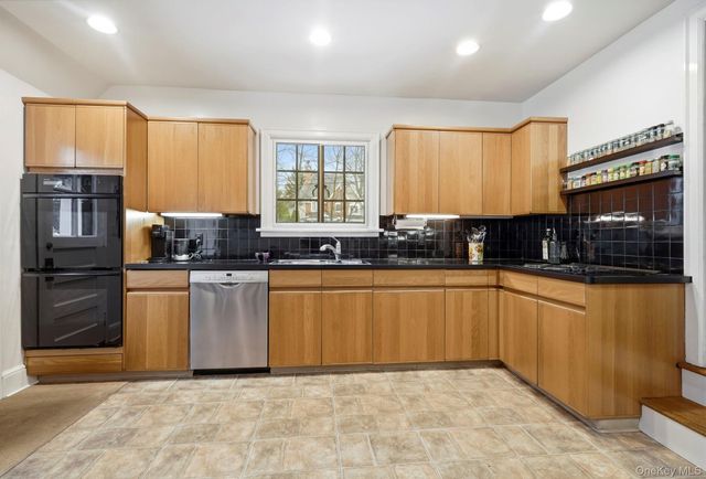 36 Farley Road, Scarsdale, NY 10583