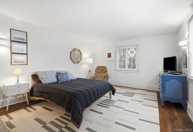 36 Farley Road, Scarsdale, NY 10583