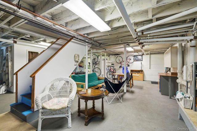 36 Farley Road, Scarsdale, NY 10583