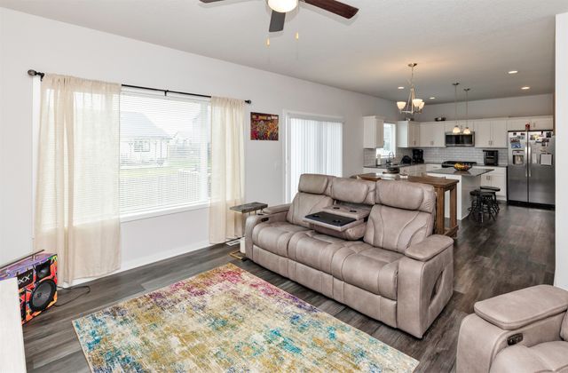 513 1st Street NW, Bondurant, IA 50035