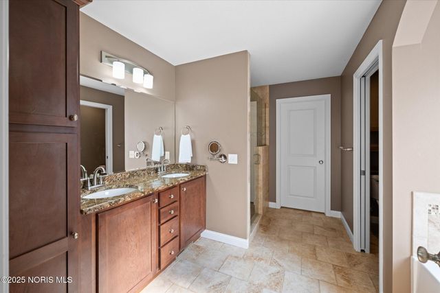 9931 Charles Glen Lane, Whitehouse, OH 43571