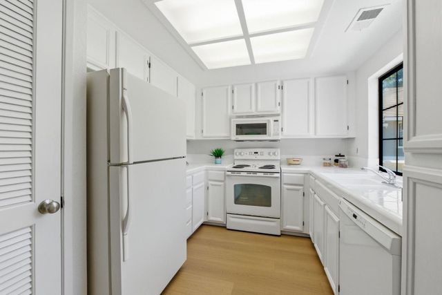 2845 Buena Knoll Court, San Jose, CA 95121