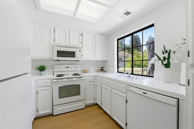 2845 Buena Knoll Court, San Jose, CA 95121