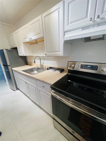 3000 - 3002 SW 15th Ave, Fort Lauderdale, FL 33315