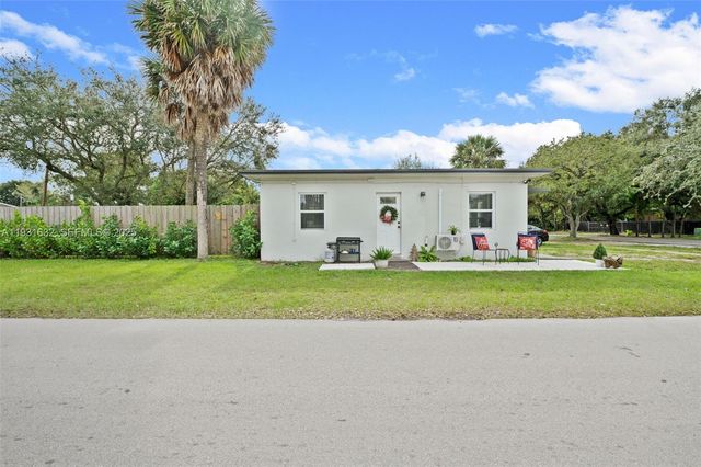 3000 - 3002 SW 15th Ave, Fort Lauderdale, FL 33315