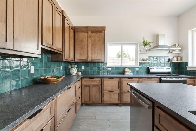 1005 N Kelham Avenue, Oklahoma City, OK 73117