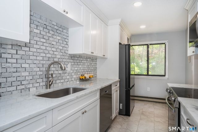 7 Great Oak Court 7, Cromwell, CT 06416