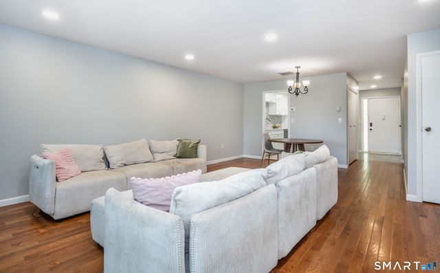 7 Great Oak Court 7, Cromwell, CT 06416