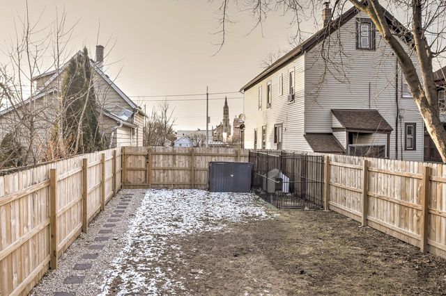 1730 S 6th STREET, Milwaukee, WI 53204