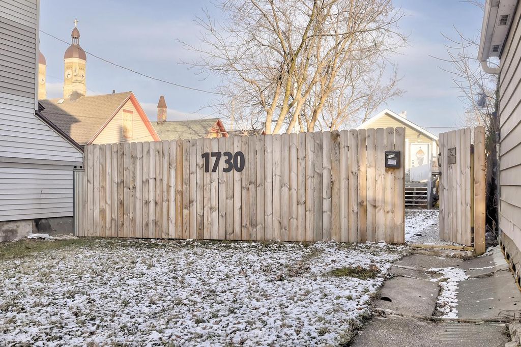 1730 S 6th STREET, Milwaukee, WI 53204