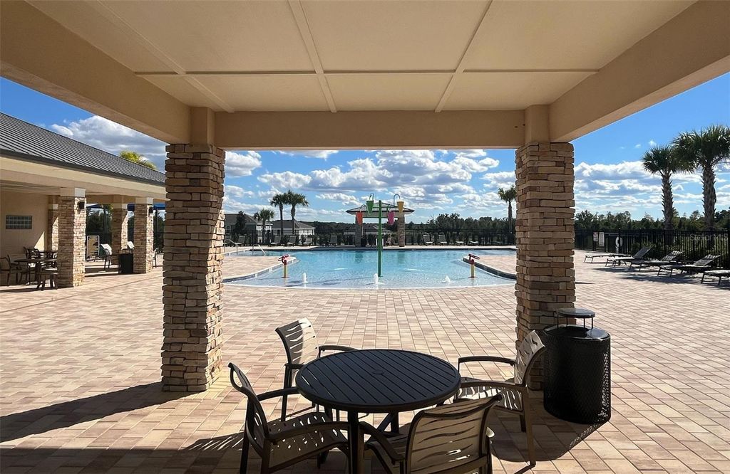 Image 6 of property listing at 6888 SPANISH IMPERIAL STREET, Howey In The Hills, FL 34737