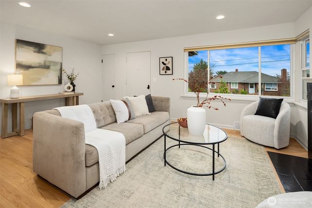 1556 S Pearl Street, Seattle, WA 98108