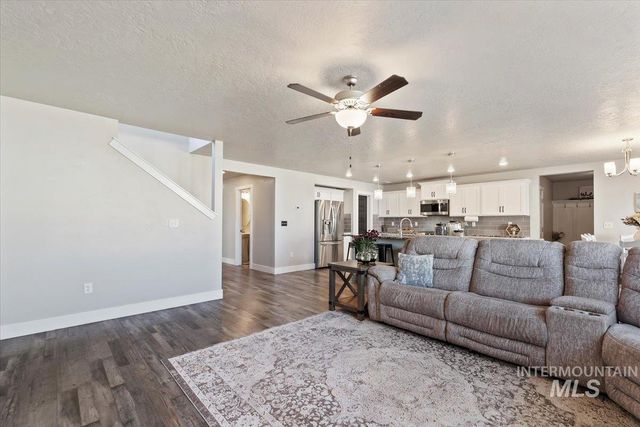 16719 Hopper Avenue, Caldwell, ID 83607