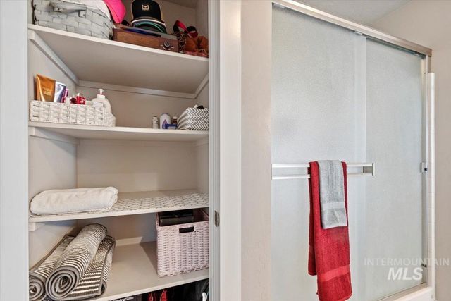 16719 Hopper Avenue, Caldwell, ID 83607