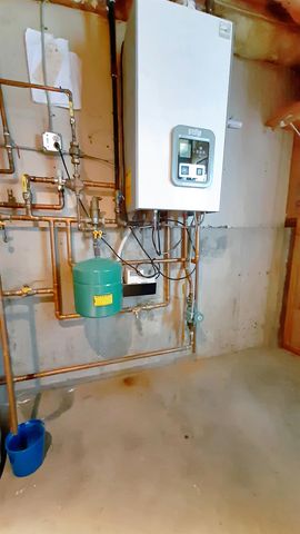 2563 VT Rt 155, Mount Holly, VT 05758