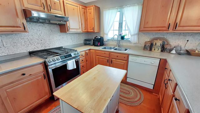 2563 VT Rt 155, Mount Holly, VT 05758