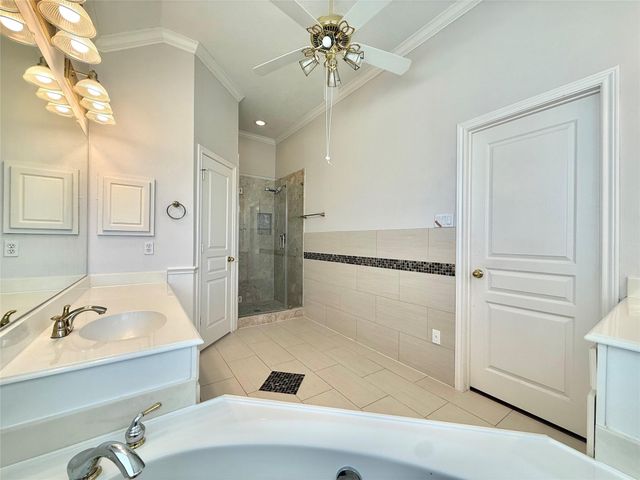 12023 Flamingo Lakes, Houston, TX 77065