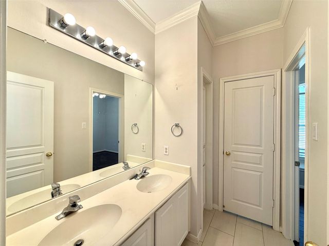 12023 Flamingo Lakes, Houston, TX 77065