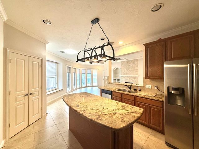 12023 Flamingo Lakes, Houston, TX 77065