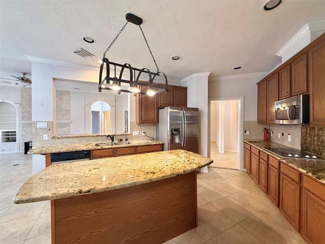 12023 Flamingo Lakes, Houston, TX 77065