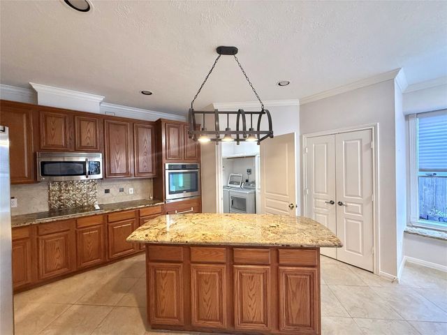 12023 Flamingo Lakes, Houston, TX 77065