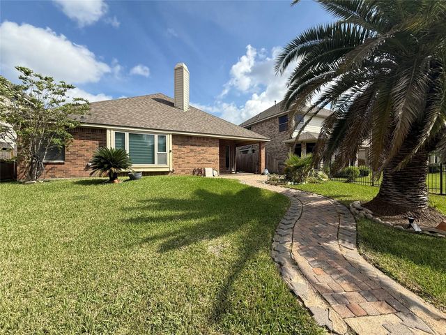 12023 Flamingo Lakes, Houston, TX 77065