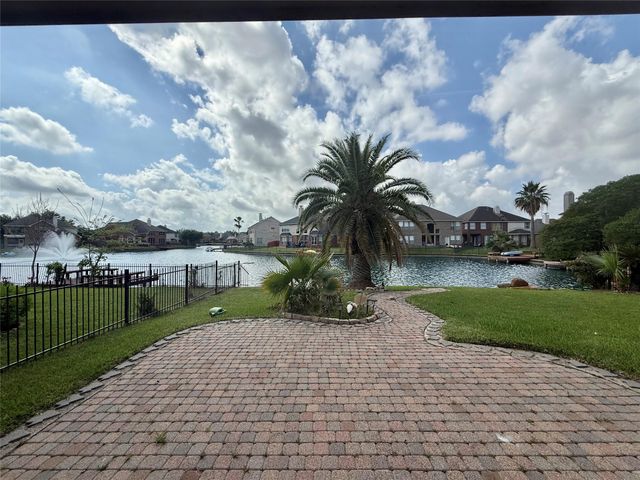 12023 Flamingo Lakes, Houston, TX 77065