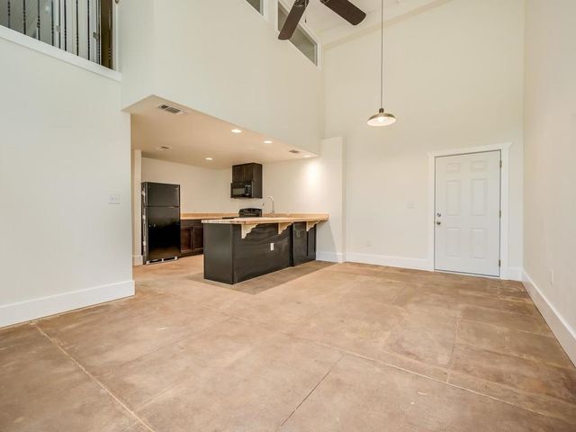 110 S Main ST 104, Elgin, TX 78621