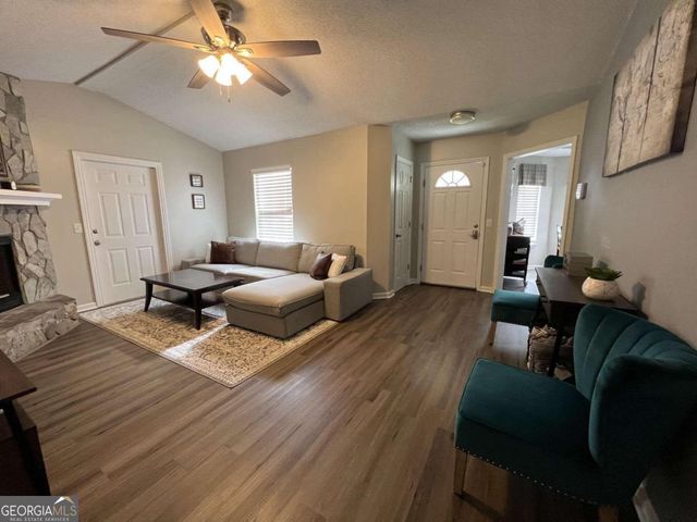 203 McQueen Circle, Saint Marys, GA 31558