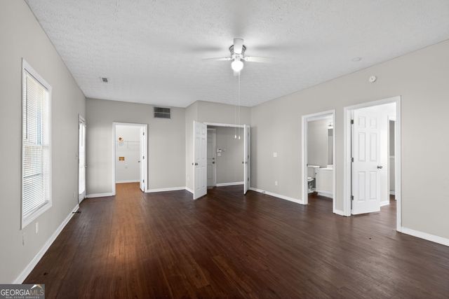 2350 Lake Royale Drive, Riverdale, GA 30296