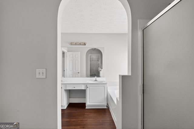 2350 Lake Royale Drive, Riverdale, GA 30296