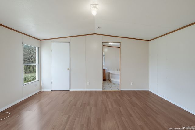 131 Flores Oaks, Floresville, TX 78114