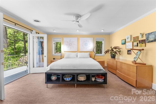 200 Robinhood Road, Asheville, NC 28804