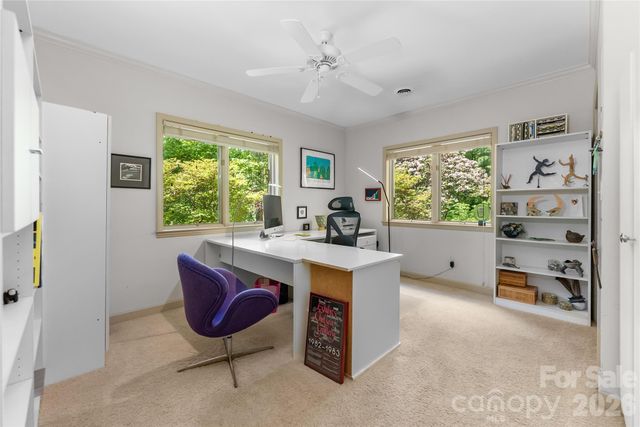 200 Robinhood Road, Asheville, NC 28804