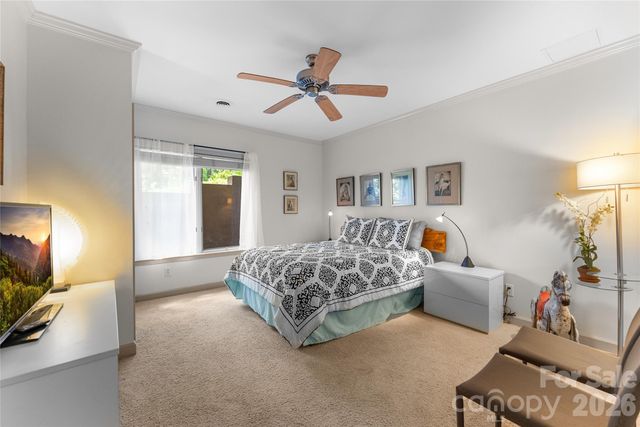 200 Robinhood Road, Asheville, NC 28804