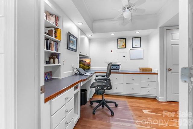200 Robinhood Road, Asheville, NC 28804
