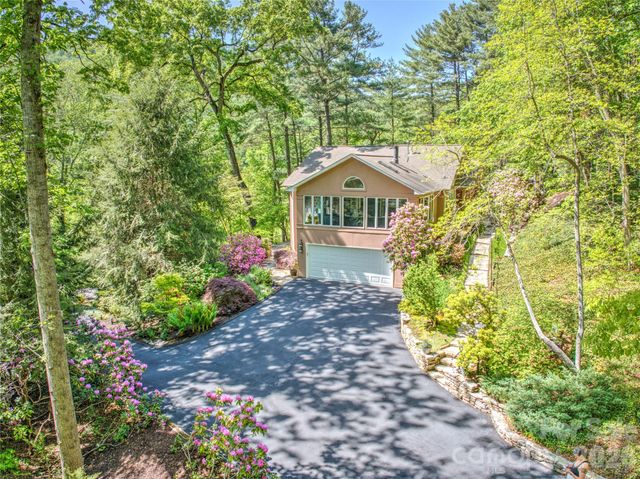 200 Robinhood Road, Asheville, NC 28804