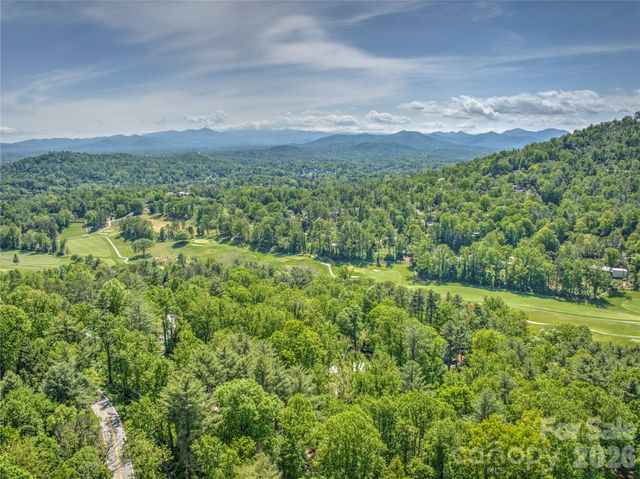 200 Robinhood Road, Asheville, NC 28804