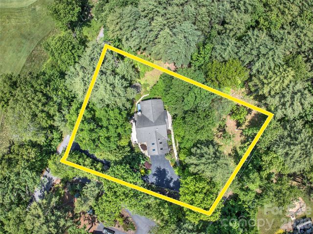 200 Robinhood Road, Asheville, NC 28804
