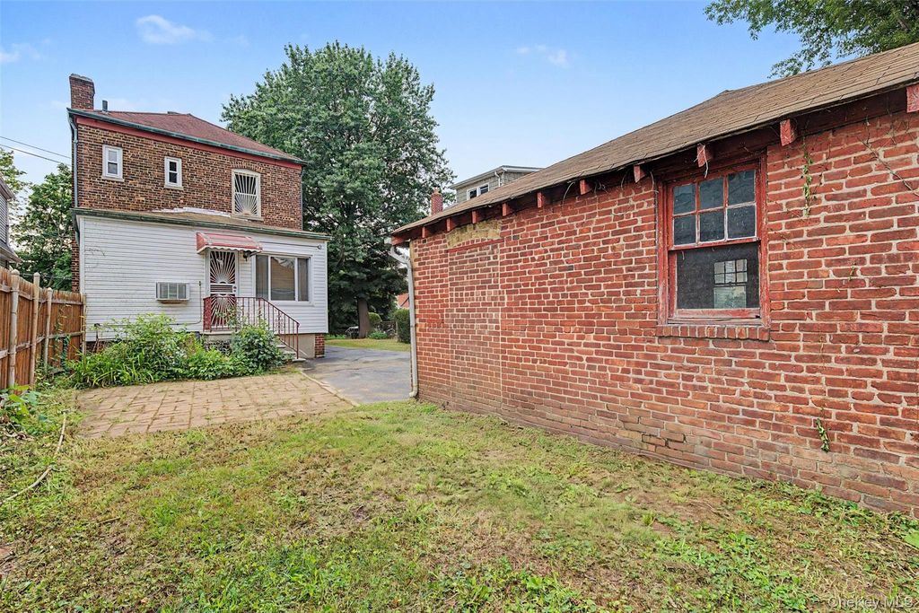 1085 Sackett Avenue, Bronx, NY 10461 — photo 5